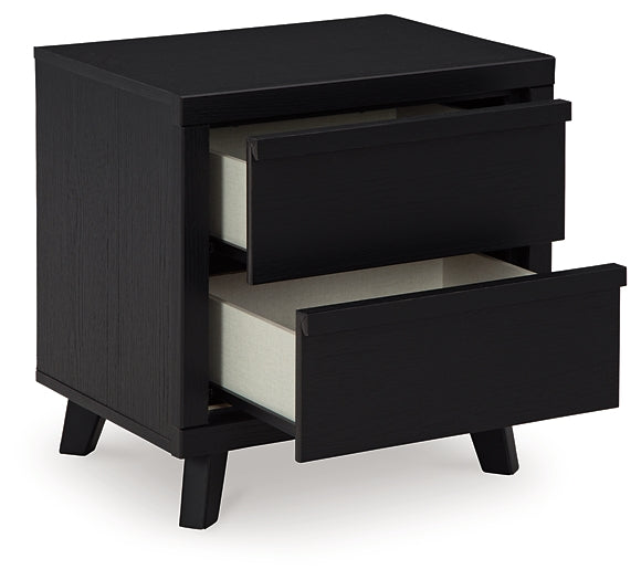 Danziar King Panel Bed with Mirrored Dresser and Nightstand