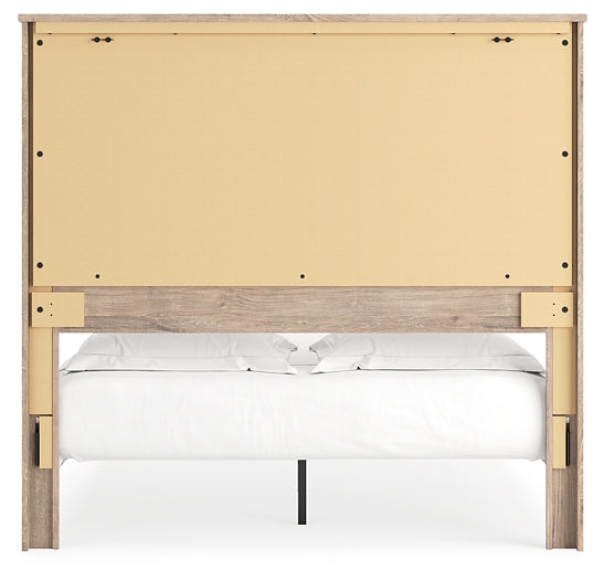 Senniberg Queen Panel Bed with Mirrored Dresser and 2 Nightstands